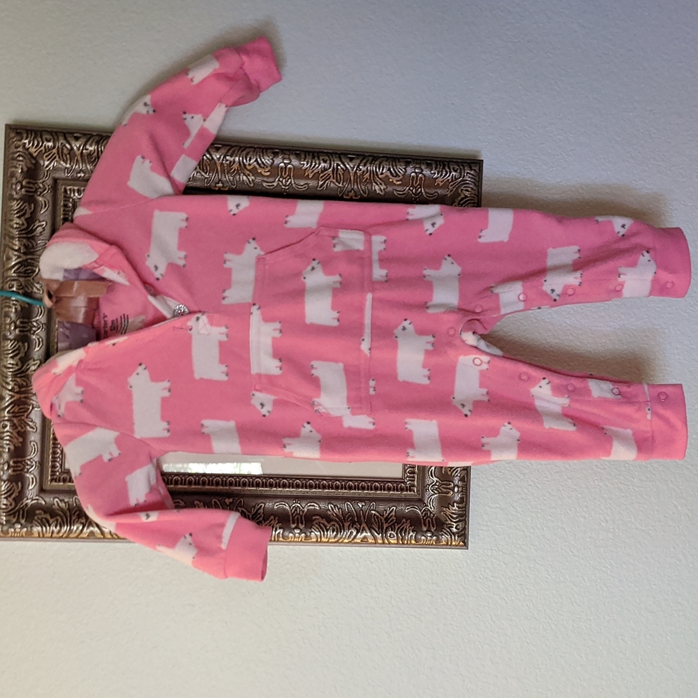 🧁 Carter's 12 months pink with polar bears hooded onesie so cute!